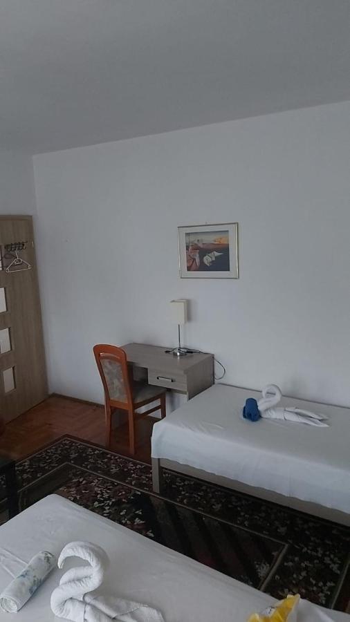Hostel Poznan Ngoại thất bức ảnh