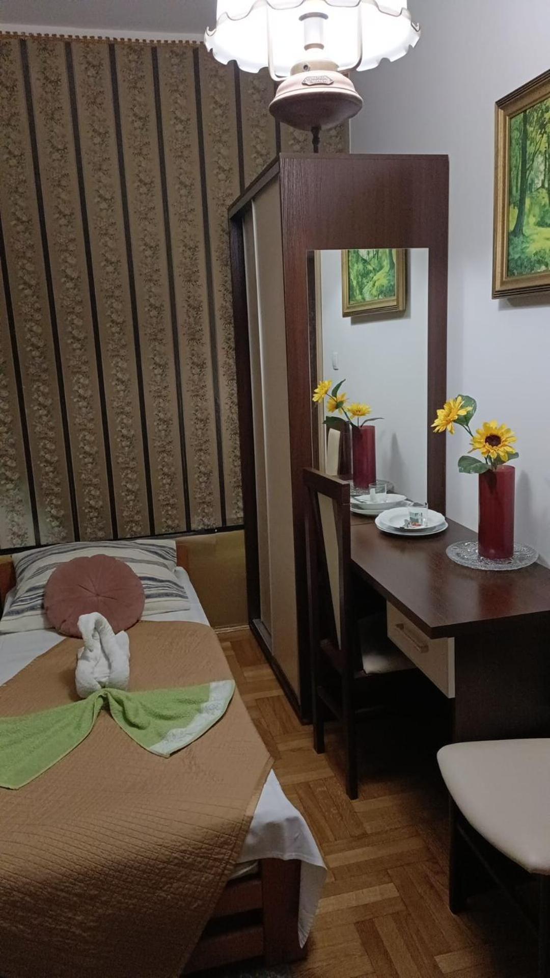 Hostel Poznan Ngoại thất bức ảnh